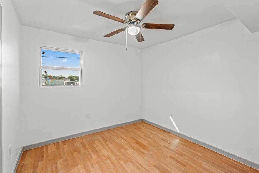 More Photos Of 101 S Allen Genoa Rd, South Houston Apartments For Sale