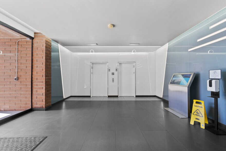 More Photos Of 17835 Ventura Blvd, Encino Office For Lease
