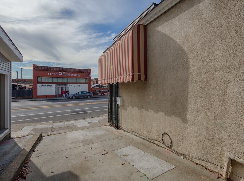 More Photos Of 412-414 E 12th St, Oakland Storefront Retail Residential For Sale