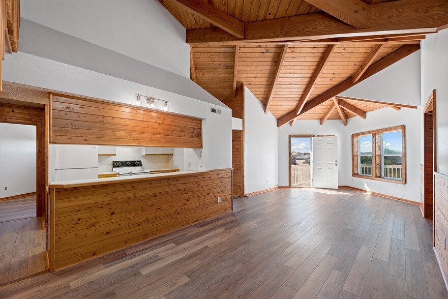 More Photos Of 1711 Bobby Lee Trl, Kill Devil Hills Apartments For Sale