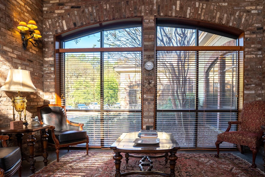 More Photos Of 602 Crescent Pl, Ridgeland Office For Lease