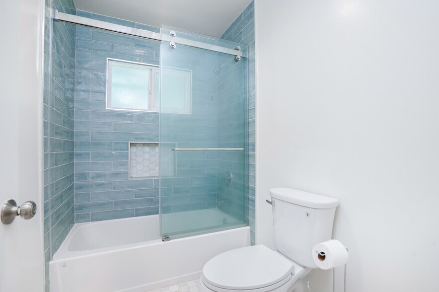 More Photos Of 12334 Moorpark St, Studio City Apartments For Sale