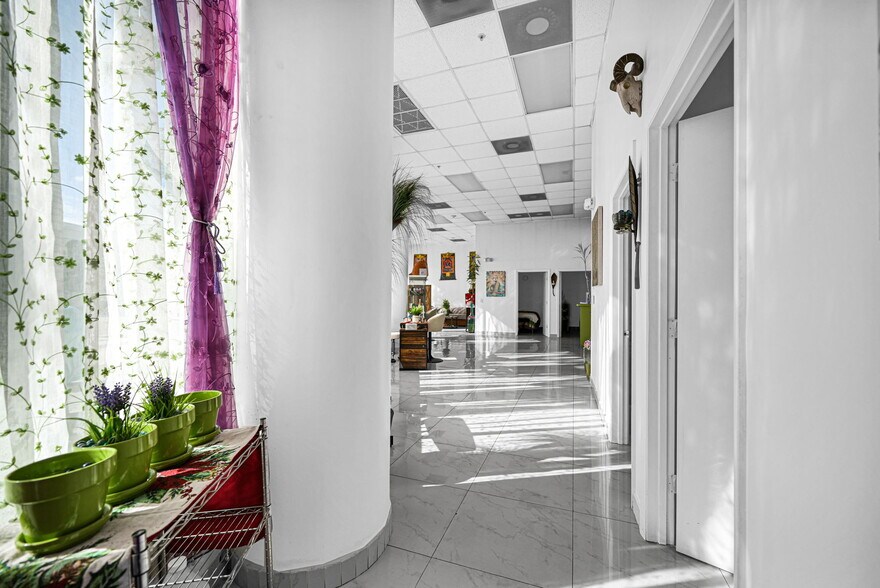 More Photos Of 2301 Wilton Dr, Wilton Manors Apartments For Sale