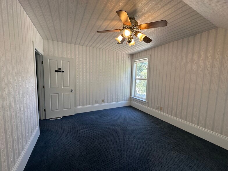 More Photos Of 550 W Musser St, Carson City Office For Lease