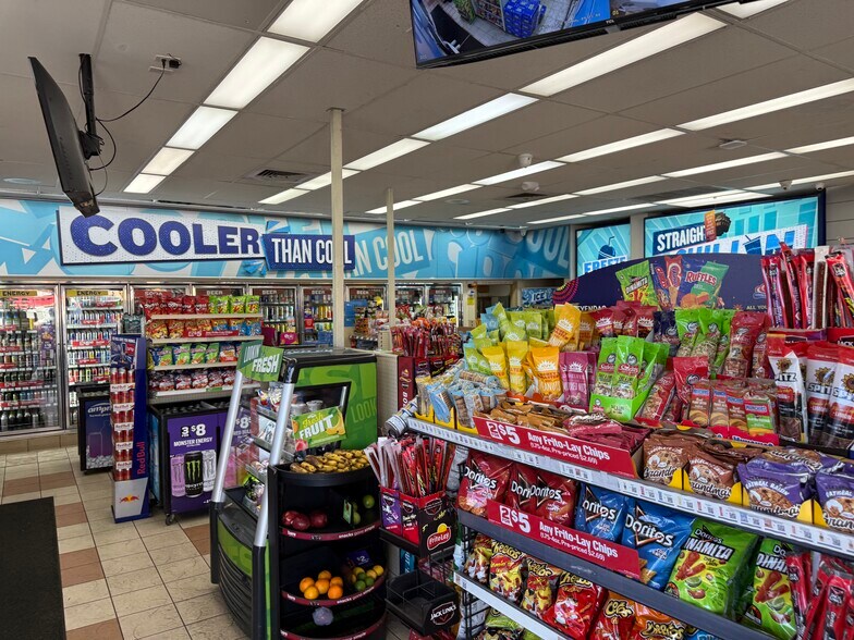 More Photos Of 551 N Lamb Blvd, Las Vegas Service Station For Sale