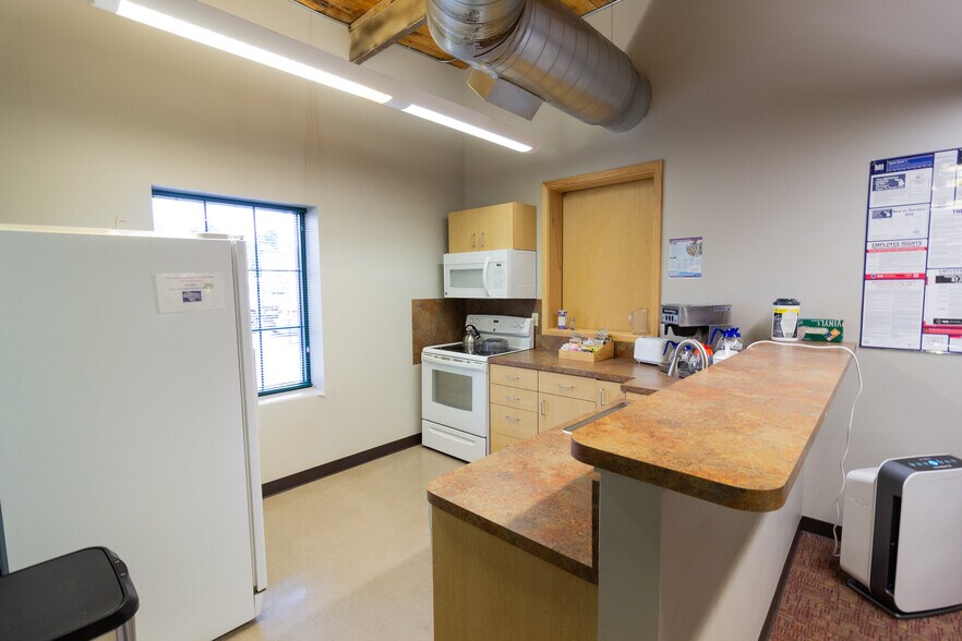 More Photos Of 1213 Center St, Lansing Medical For Sale