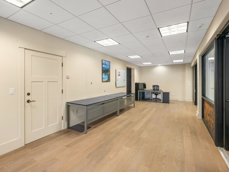 More Photos Of 36 Center Ln, Big Sky Office For Lease