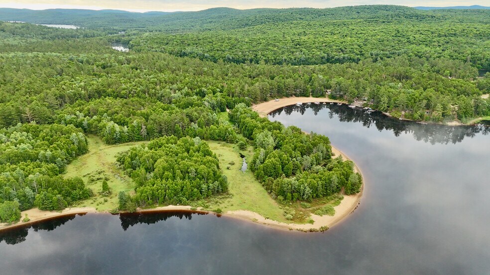 More Photos Of 55 Ch De L'oasis, Ferme-neuve Hotel For Sale