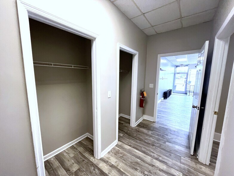 More Photos Of 33 King St, Shippensburg Storefront Retail Residential For Lease