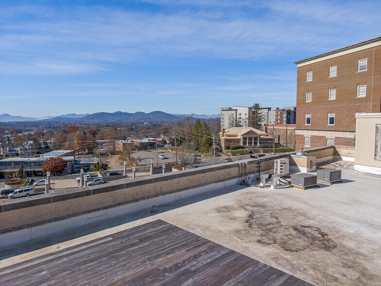 More Photos Of 14 O'Henry Ave, Asheville Loft Creative Space For Lease