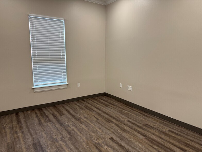 More Photos Of 3604 S Cooper St, Arlington Office For Lease