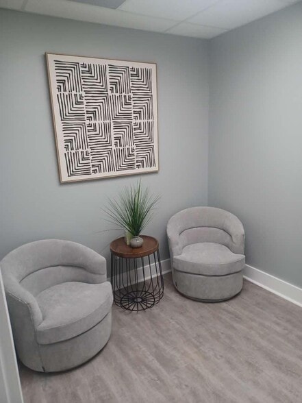 More Photos Of 8218 Hazelbrand Rd NE, Covington Office Residential For Sale