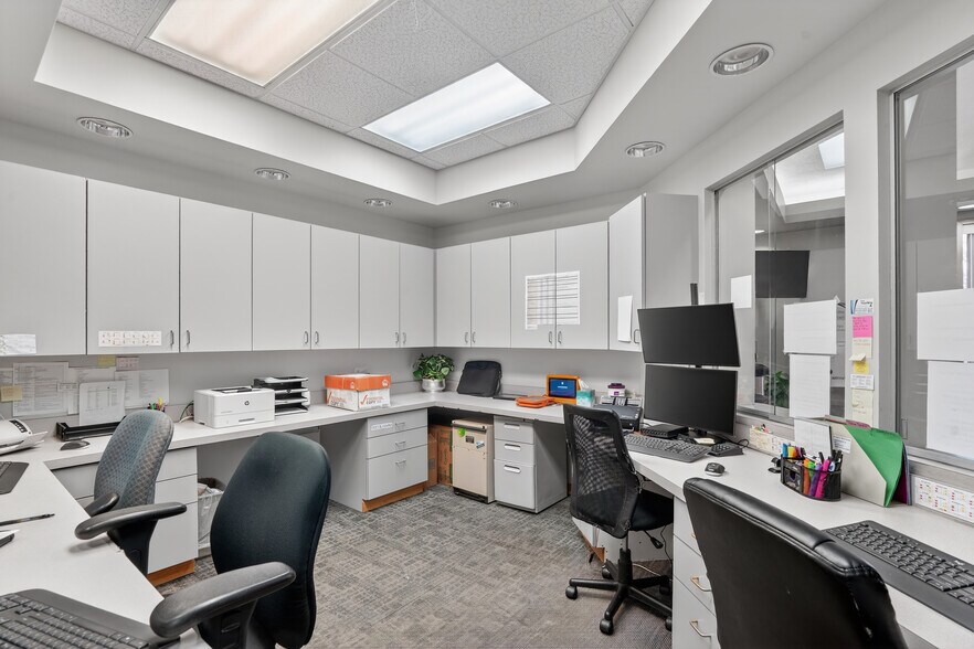 More Photos Of 1625 Ramblewood Dr, East Lansing Medical For Sale