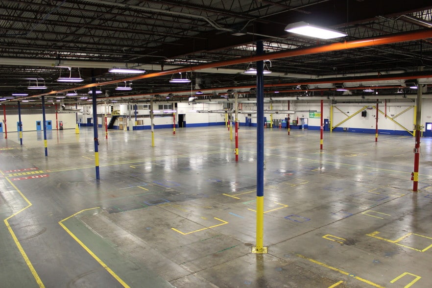 More Photos Of 208 Copper Top Ln NE, Cleveland Warehouse For Lease