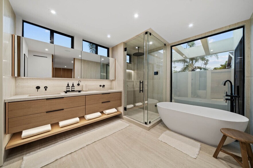 More Photos Of 7372 Fay Ave, La Jolla Multifamily For Sale