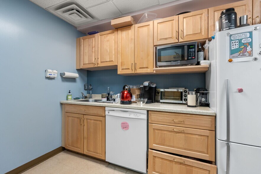 More Photos Of 400 Commonwealth Ave, Boston Medical For Sale