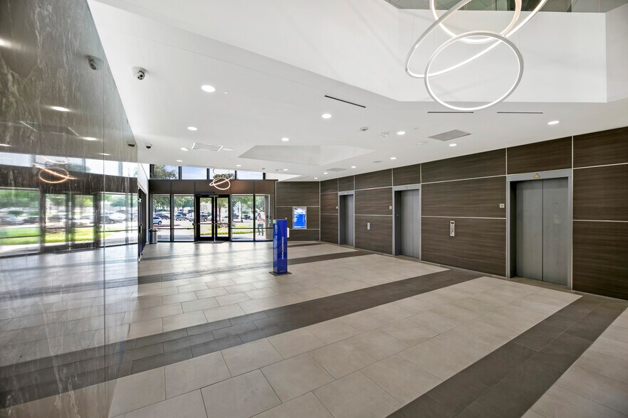 More Photos Of 600 Six Flags Dr, Arlington Office For Lease