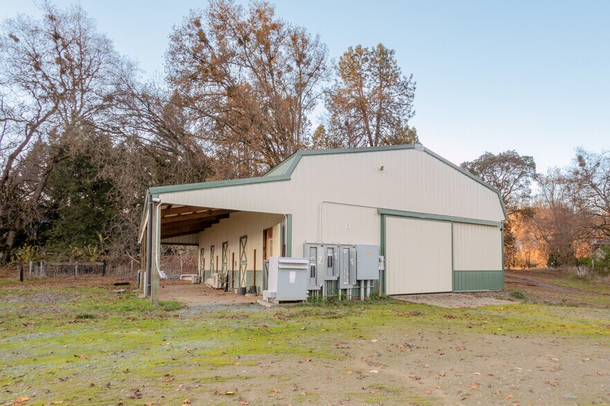 More Photos Of 3311 Rogue River Hwy, Gold Hill Specialty For Sale