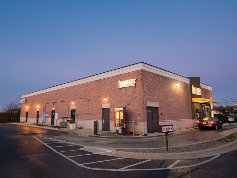 More Photos Of 280 N Randall Rd, Lake In The Hills Storefront For Sale