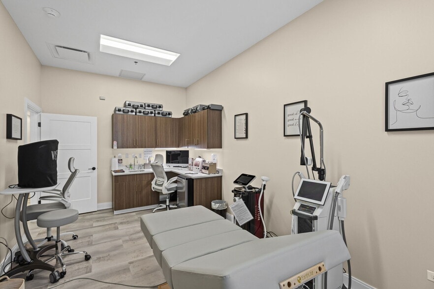 More Photos Of 11240 W Laraway Rd, Frankfort Storefront Retail Office For Sale