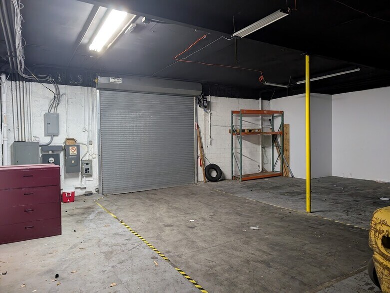 More Photos Of 43 Polk Ave, Hempstead Warehouse For Sale