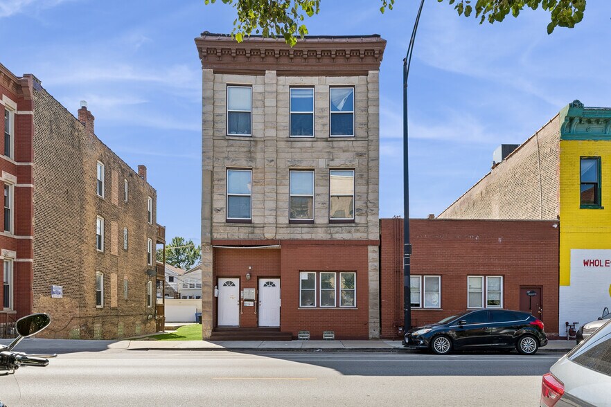 Primary Photo Of 2135 W Armitage Ave, Chicago Apartments For Sale