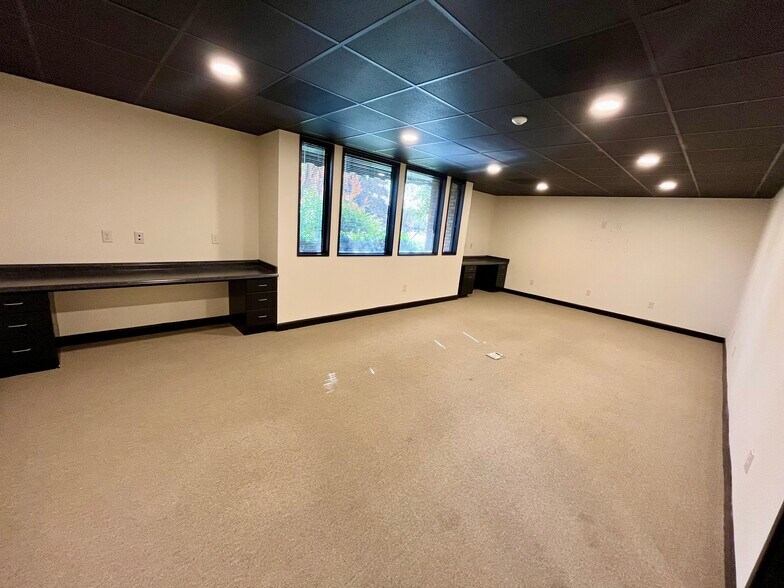 More Photos Of 160 Charlois Blvd, Winston-Salem Medical For Sale