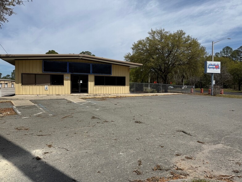 More Photos Of 2150 NE 31st Ave, Gainesville Self Storage For Sale