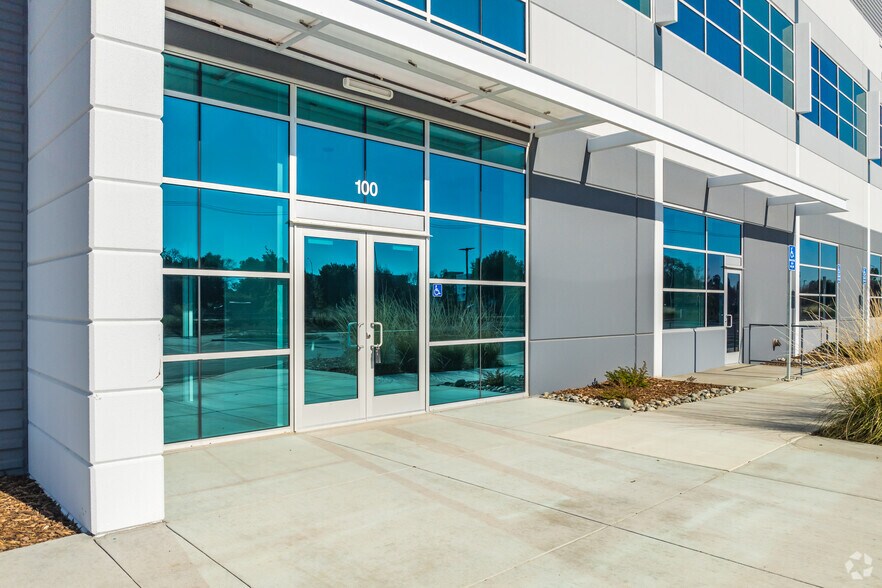 More Photos Of 3808 Faraday Ave, Davis Light Manufacturing For Lease