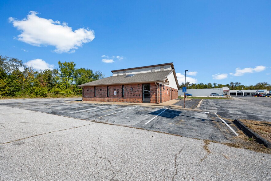 More Photos Of 8600 Daniel Dunkin Commercial Blvd, Pevely General Retail For Sale