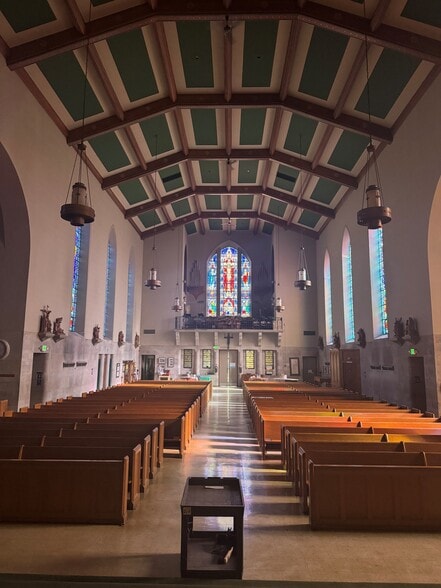 More Photos Of 5500 York Rd, Baltimore Religious Facility For Sale