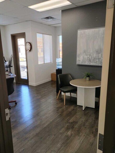 More Photos Of 8867 W Flamingo Rd, Las Vegas Office For Sale