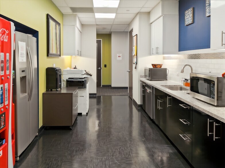 More Photos Of 13785 Research Blvd, Austin Coworking Space