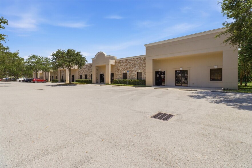 More Photos Of 4009-4033 W 1st St, Sanford Office For Sale