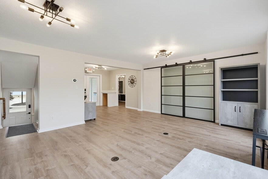More Photos Of 9503 Brandywine Rd, Northfield Office For Lease