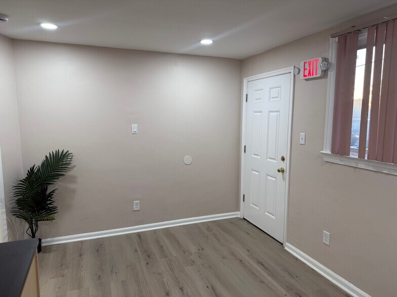 More Photos Of 2216 Macdade Blvd, Holmes Medical For Lease