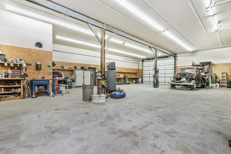 More Photos Of 11616 Tanglewood Rd, Amarillo Office For Sale