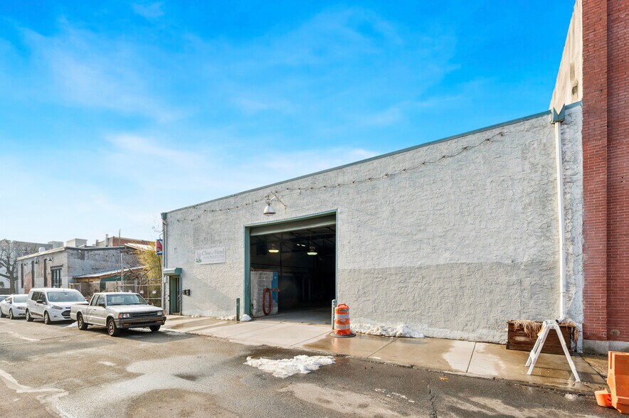 More Photos Of 2418 Martha St, Philadelphia Industrial For Lease