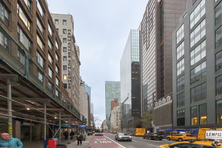 More Photos Of 950 Third Ave, New York Office For Lease