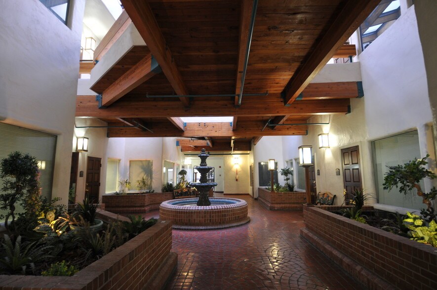 More Photos Of 2310 Paseo Del Prado, Las Vegas Unknown For Lease