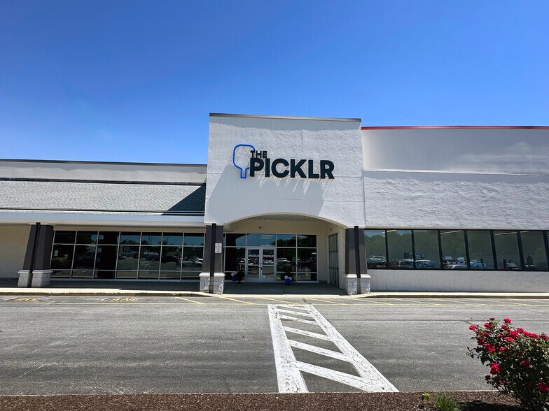 Primary Photo Of 270 Lafayette Rd, Seabrook Unknown For Lease