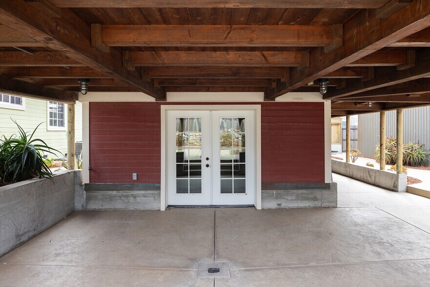 More Photos Of 7550-7552 Sandholdt Rd, Moss Landing Specialty For Sale