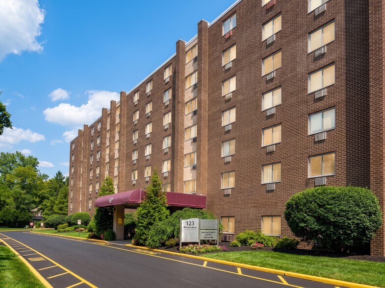 More Photos Of 860 Lower Ferry Rd, Ewing Office For Sale