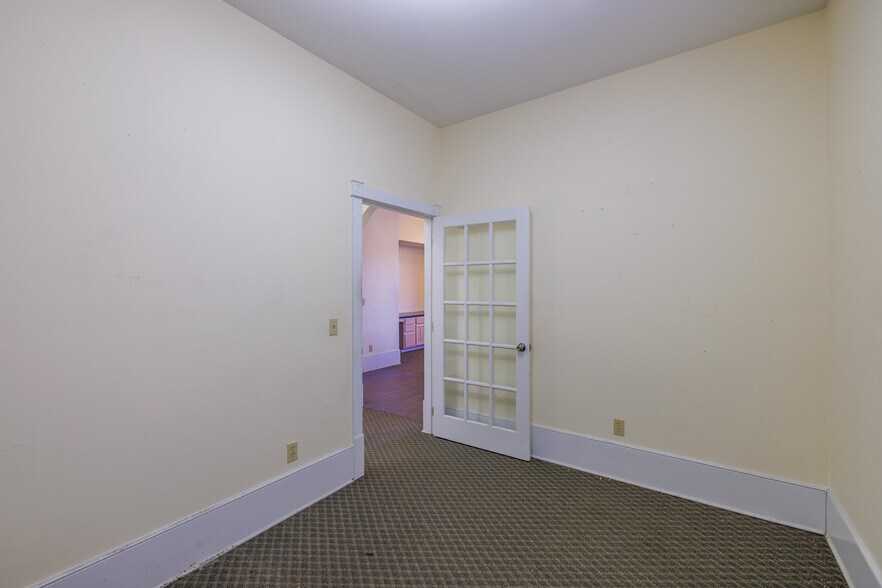 More Photos Of 218 Gay St, Erwin Loft Creative Space For Sale