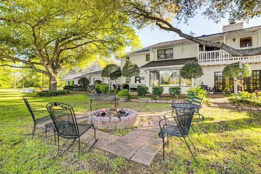 More Photos Of 601 N Shipp St, Madisonville Specialty For Sale