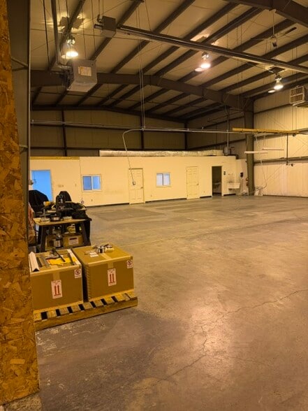 More Photos Of 160 Stover Dr, Carlisle Industrial For Lease