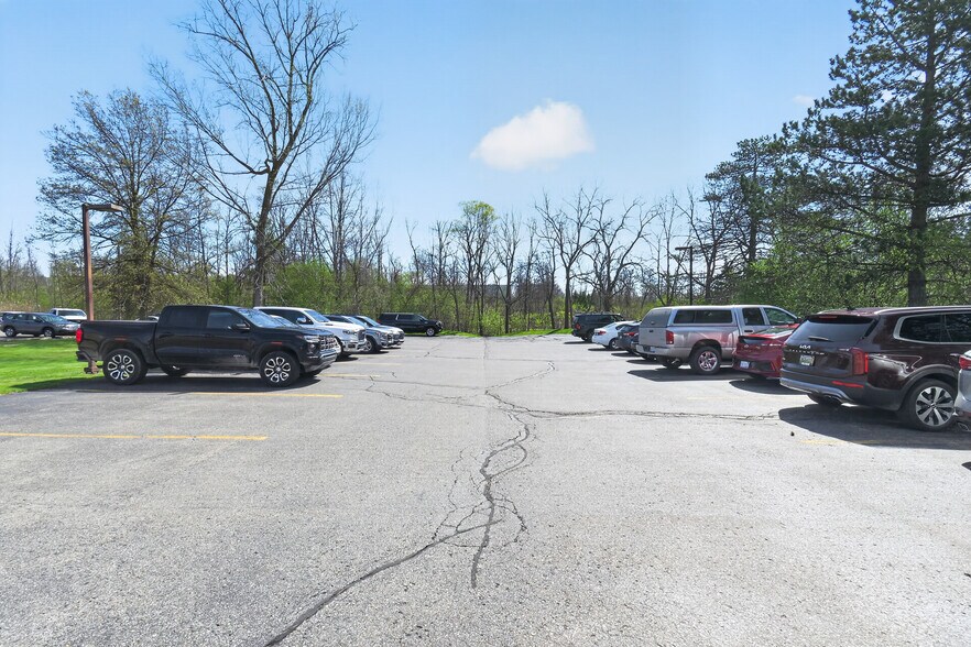 More Photos Of 6300 Sashabaw Rd, Village of Clarkston Storefront For Lease