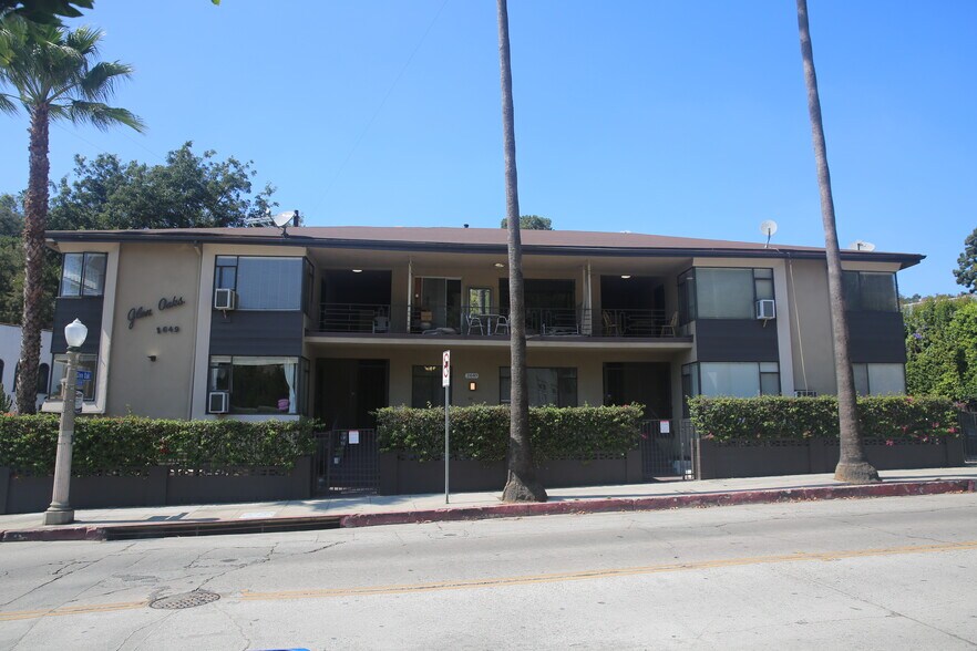 More Photos Of 2649 N Beachwood Dr, Los Angeles Apartments For Sale