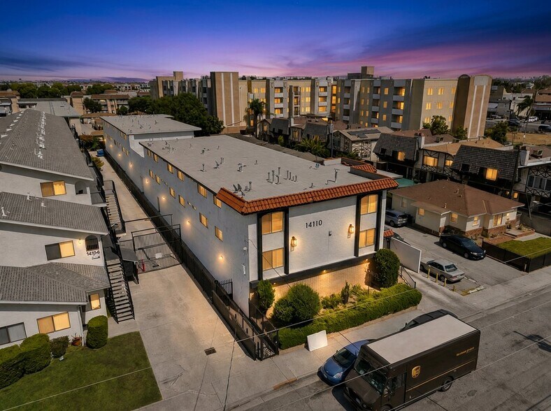 More Photos Of 14110 Yukon Ave, Hawthorne Apartments For Sale