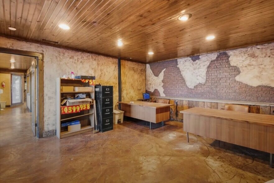 More Photos Of 1624 N Northwest Loop 323, Tyler Freestanding For Sale